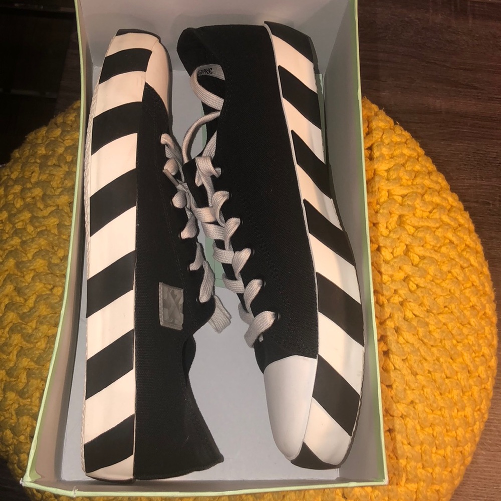 Off-White c/o Virgil Abloh